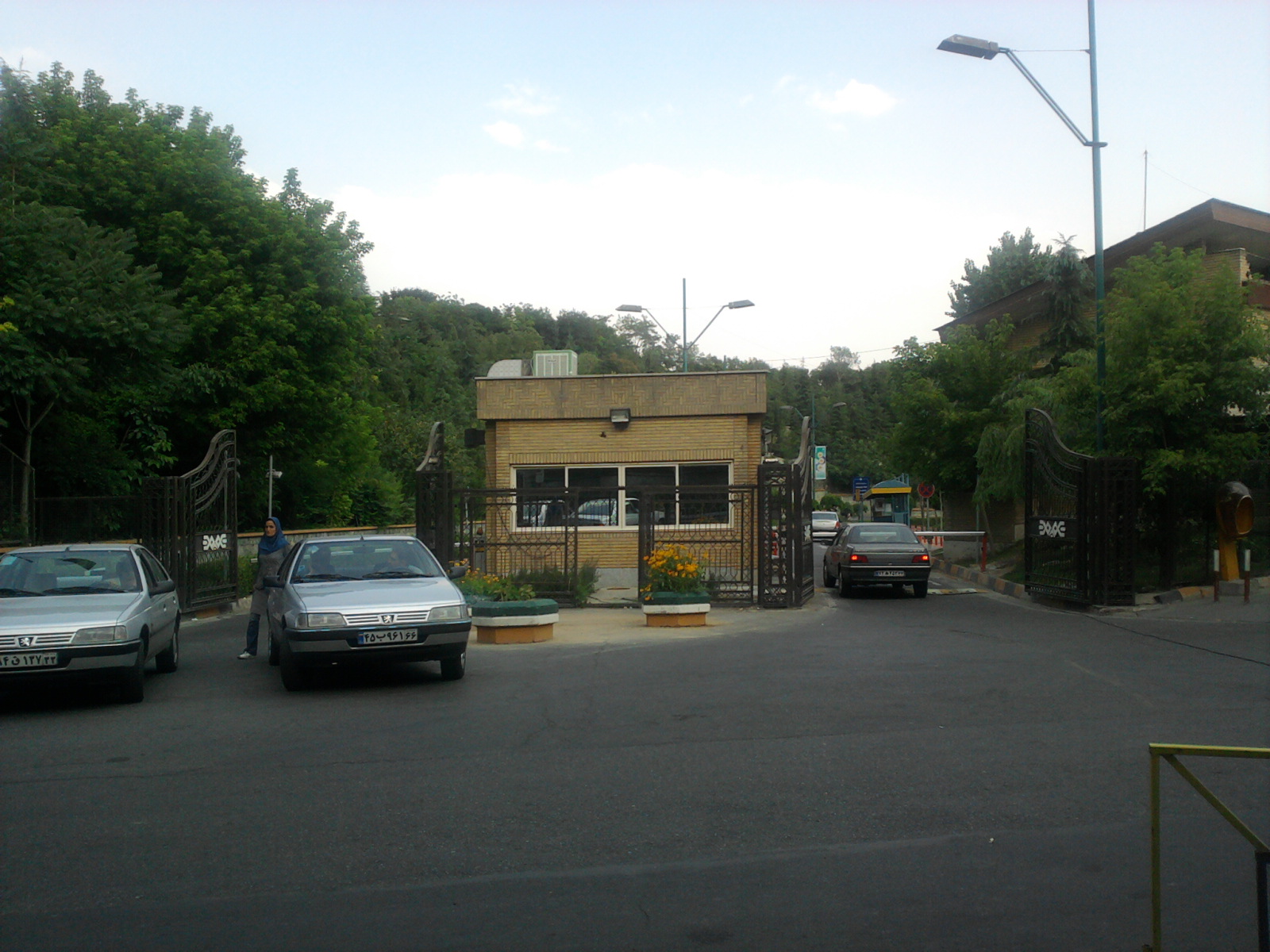 تصویر گالری پروژه طراحی و اجرای سردر ورودی   - Arya Tavan Andish Co